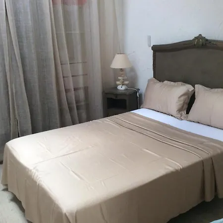 Pieds Dans L'eau A *