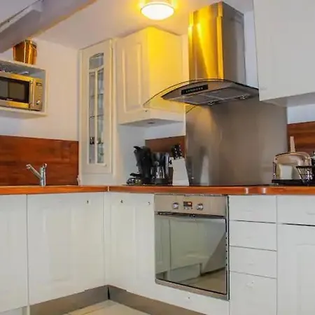 Pieds Dans L'eau A *